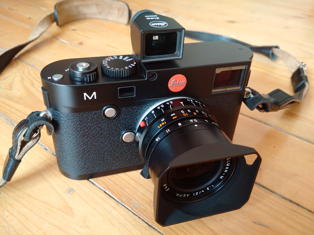 Leica M mit Super-Elmar-M 1:3.4/21mm und Spiegelsucher.